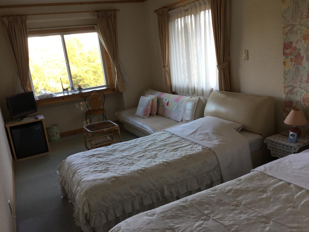 Chiisana Hotel Hanaikada Itō Extérieur photo